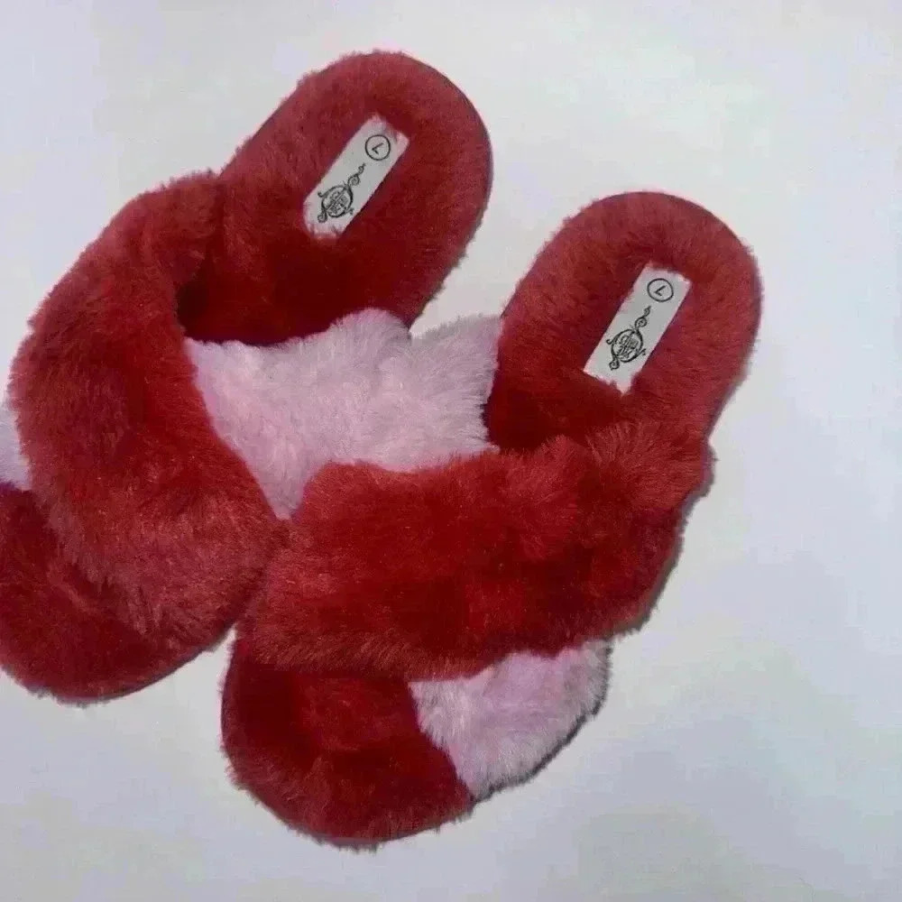 Sole Mates Slippers for Woman! Size 7 Red & Pink / Cozy!! Faux Fur!! - Picture 2 of 8